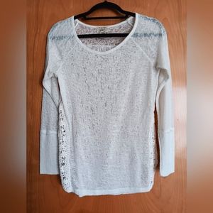 (🌻2/$9) Soft white long sleeve